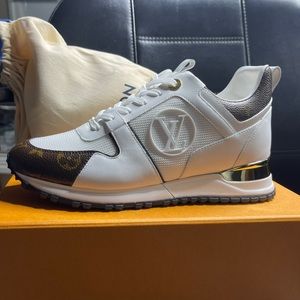 Louis Vuitton women sneakers.